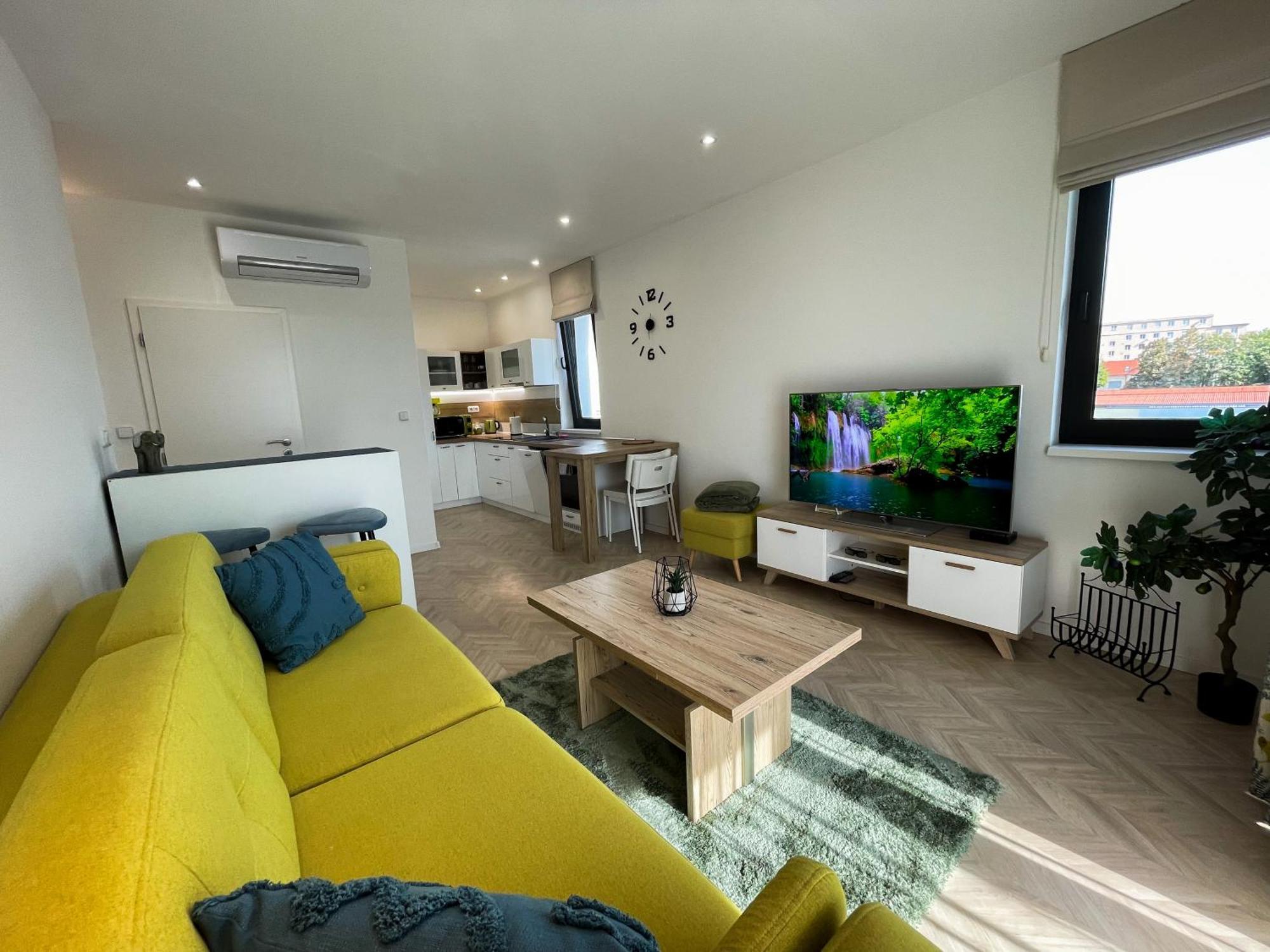 Luxury City Retreat With Terrace Кошице Екстериор снимка