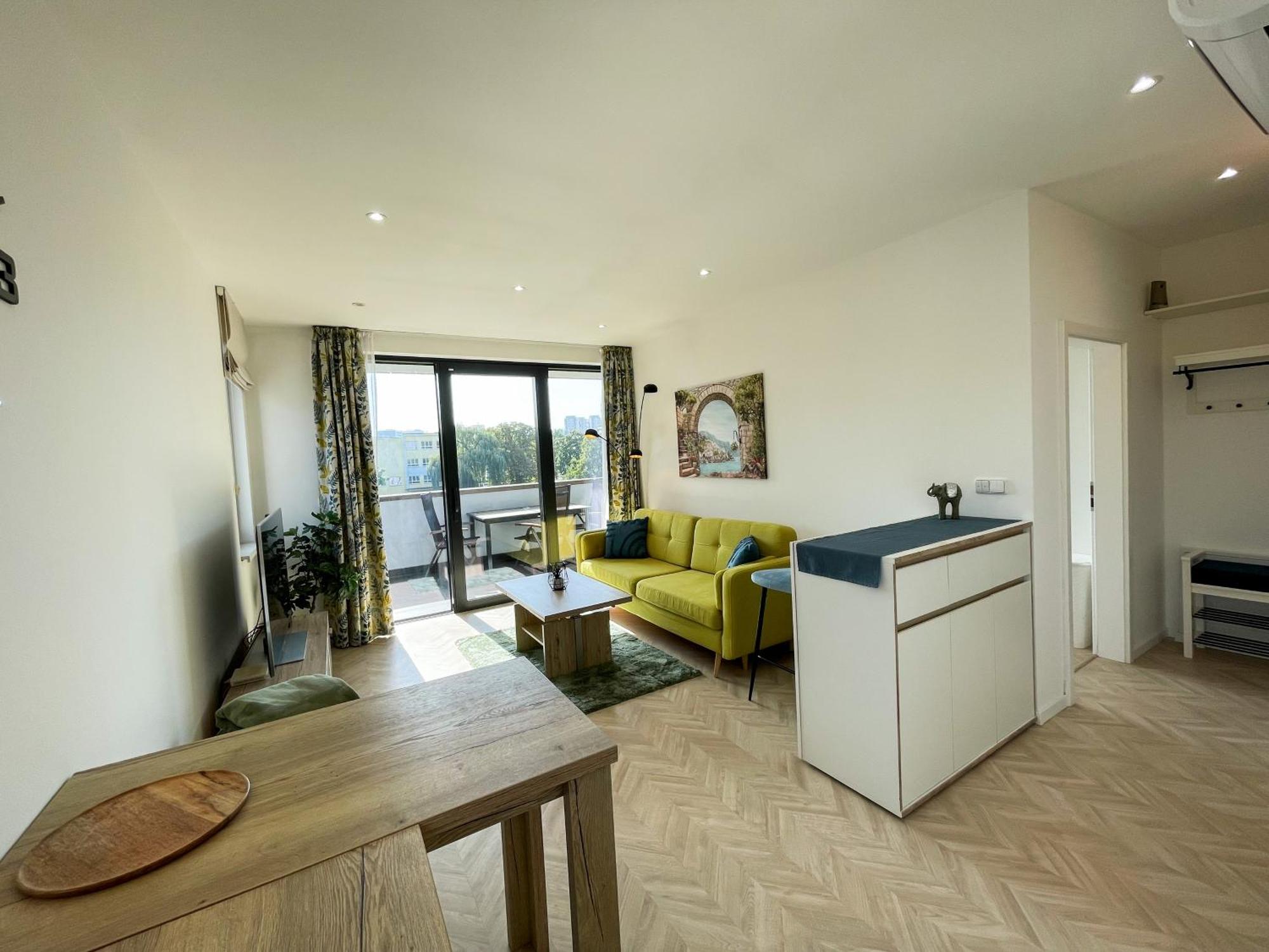 Luxury City Retreat With Terrace Кошице Екстериор снимка